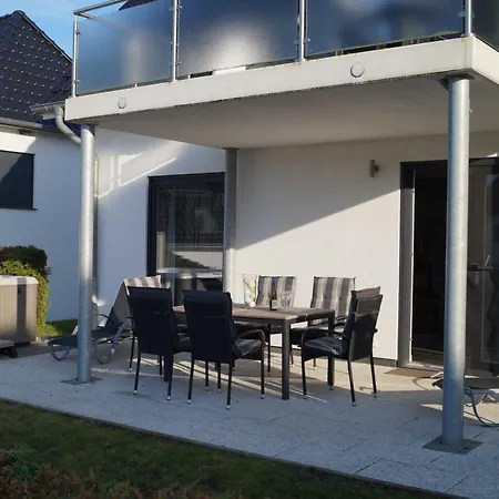 Villa Waterfront Am See *